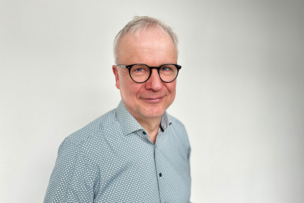 Porträtfoto von Martin Schebek, Ärztlicher Direktor der Edelsteinklinik